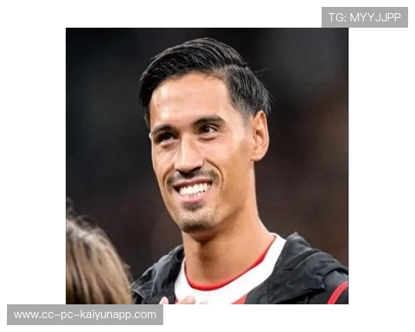 AC米兰通过中路压迫打出主动，赖因德斯表现亮眼